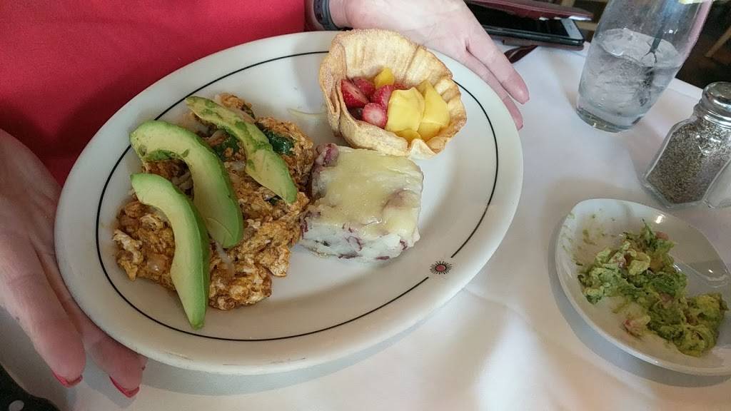 Cantina Laredo | restaurant | 6025 Royal Ln #250, Dallas, TX 75230, USA | 2142651610 OR +1 214-265-1610