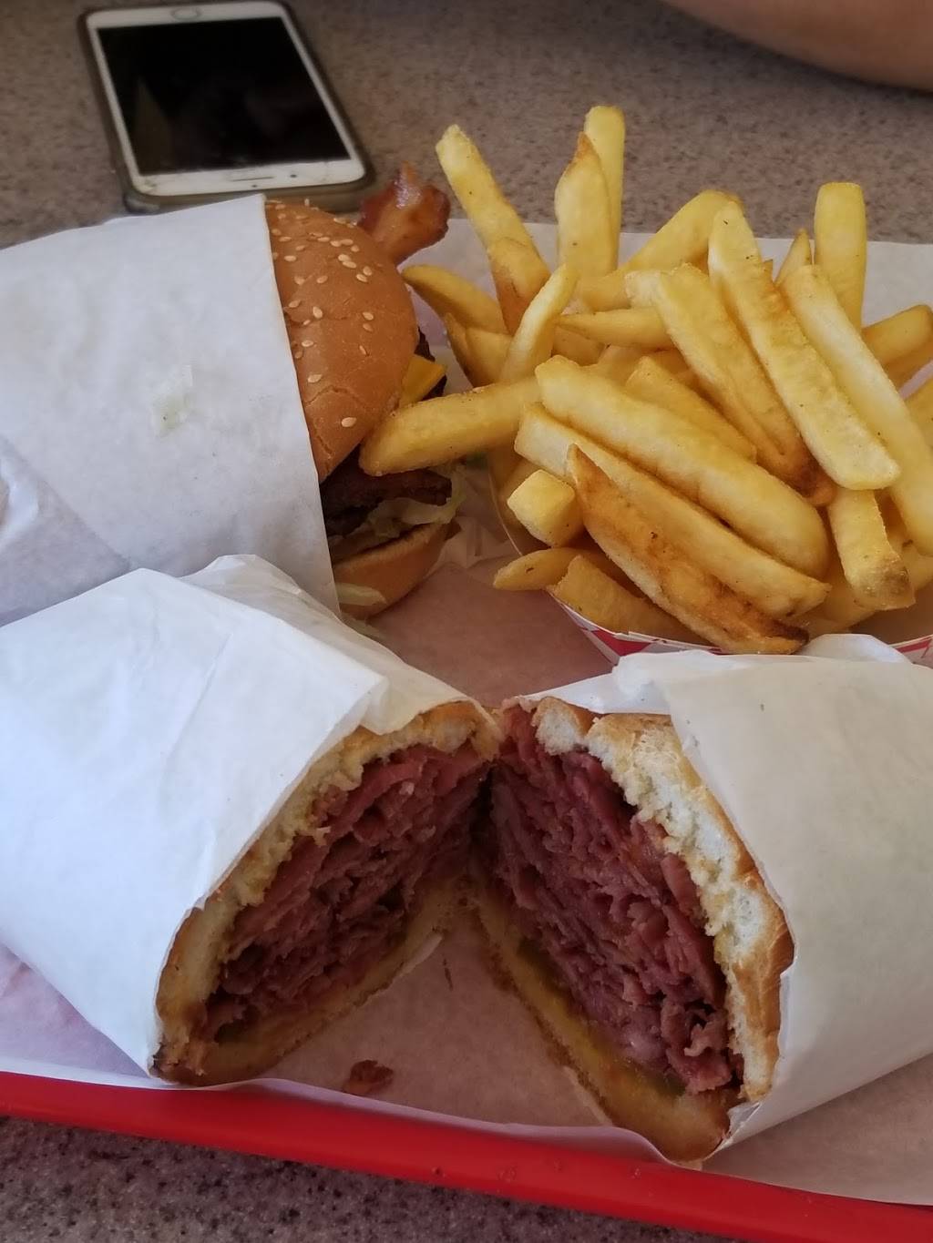 Omega Drive-In | restaurant | 309 W Chapman Ave, Orange, CA 92866, USA | 7145322022 OR +1 714-532-2022