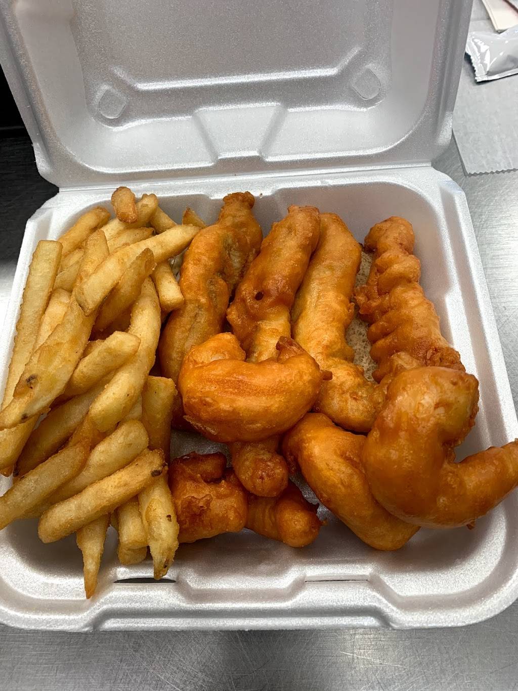 E & S Carry Out | meal takeaway | 13400 W McNichols Rd, Detroit, MI 48235, USA | 3133452777 OR +1 313-345-2777