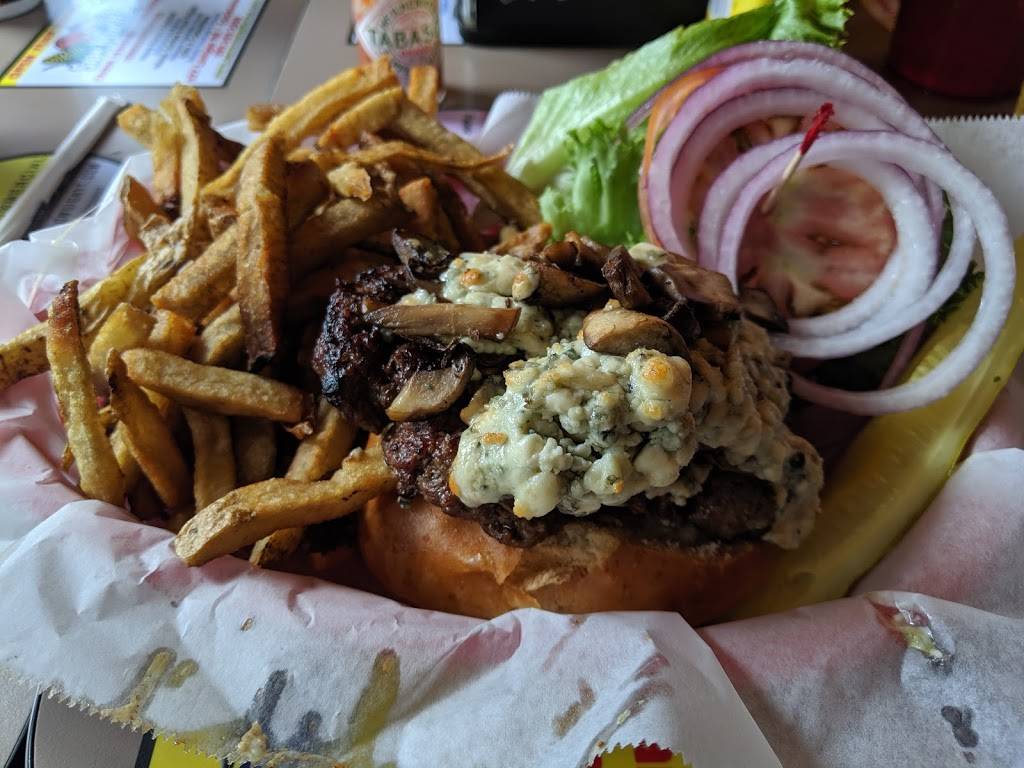 Rozzis Lakeshore Tavern | restaurant | 1022 W Lakeshore Dr, Colchester, VT 05446, USA | 8028632342 OR +1 802-863-2342