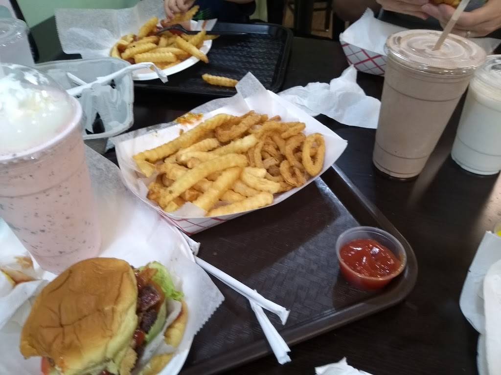 Murphys Eats & Treats | restaurant | 16 W Union St, Ashland, MA 01721, USA | 5085994770 OR +1 508-599-4770