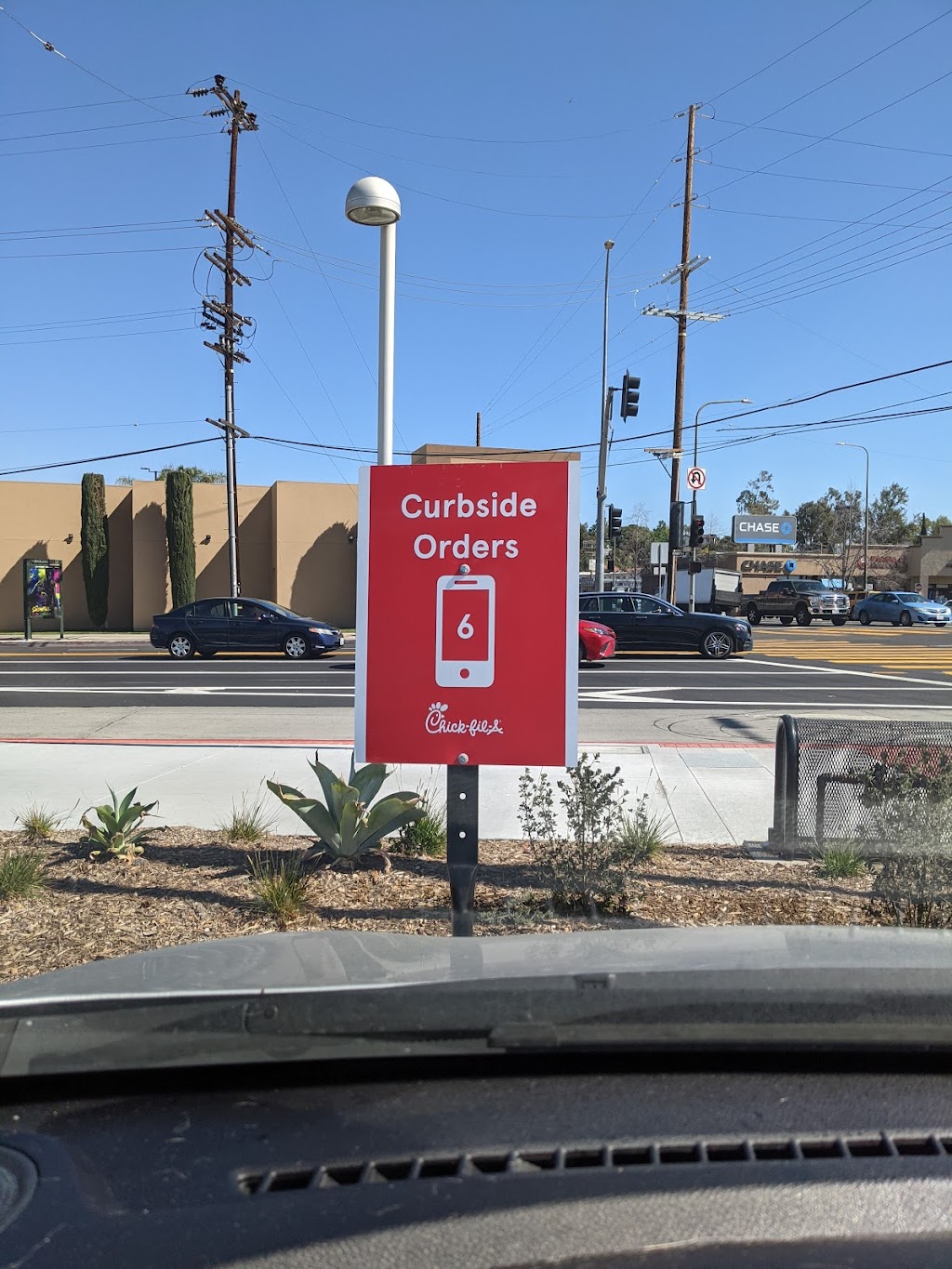 Chick-fil-A | restaurant | 20101 Ventura Blvd, Woodland Hills, CA 91364, USA | 8187033002 OR +1 818-703-3002