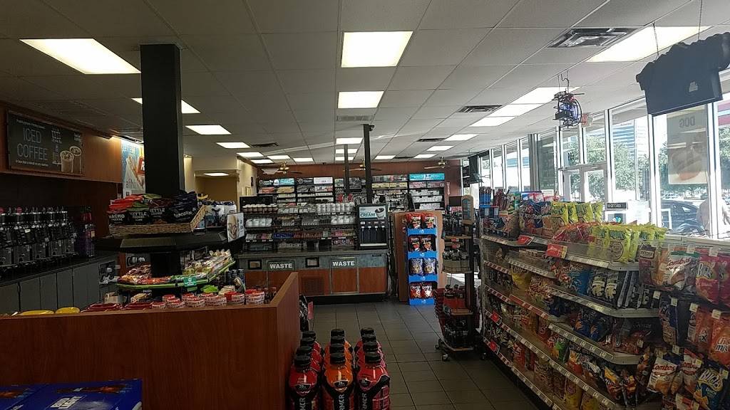 RaceTrac | bakery | 609 E Plano Pkwy, Plano, TX 75074, USA | 9725091670 OR +1 972-509-1670