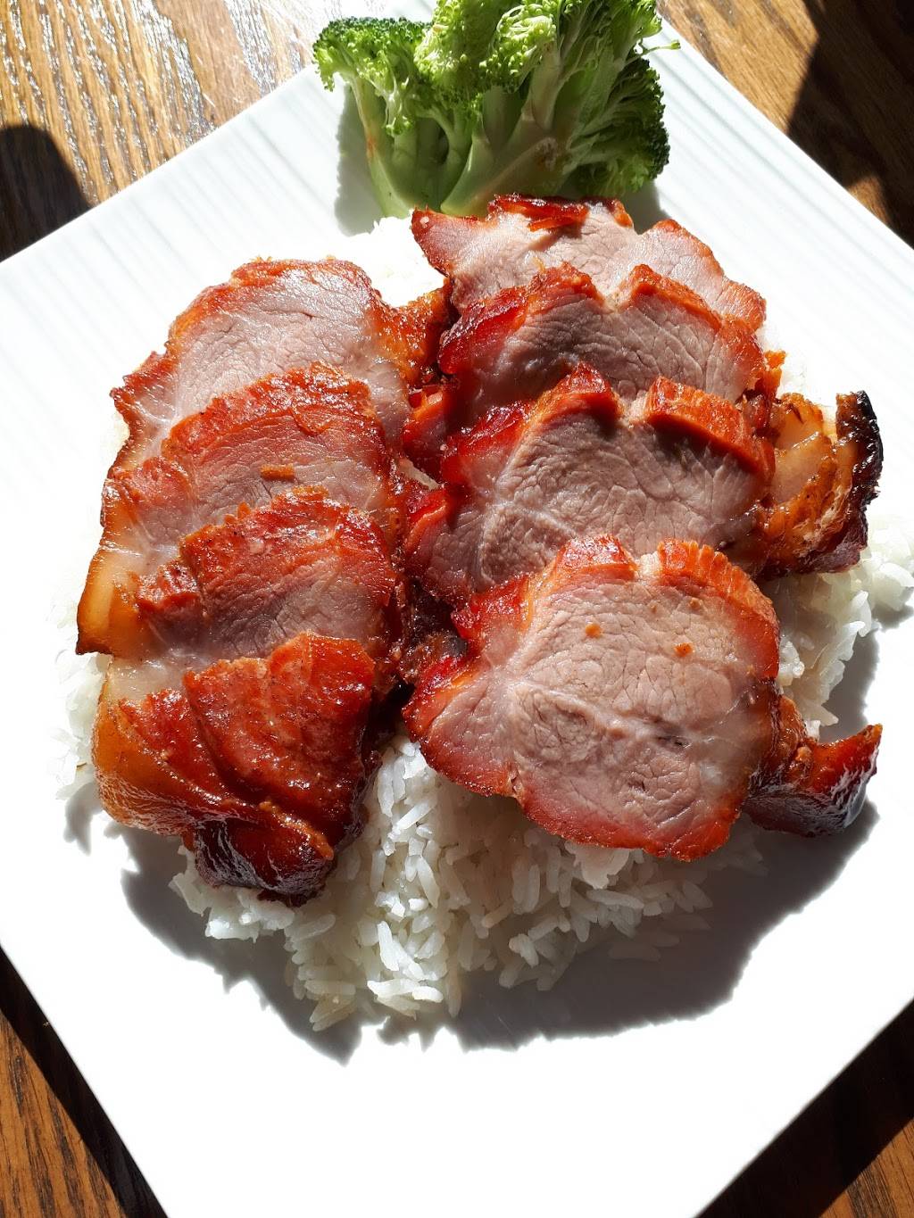 Golden Dragon Chinese Cuisine | restaurant | 92 King St W, Cobourg, ON K9A 2M3, Canada | 2892520906 OR +1 289-252-0906