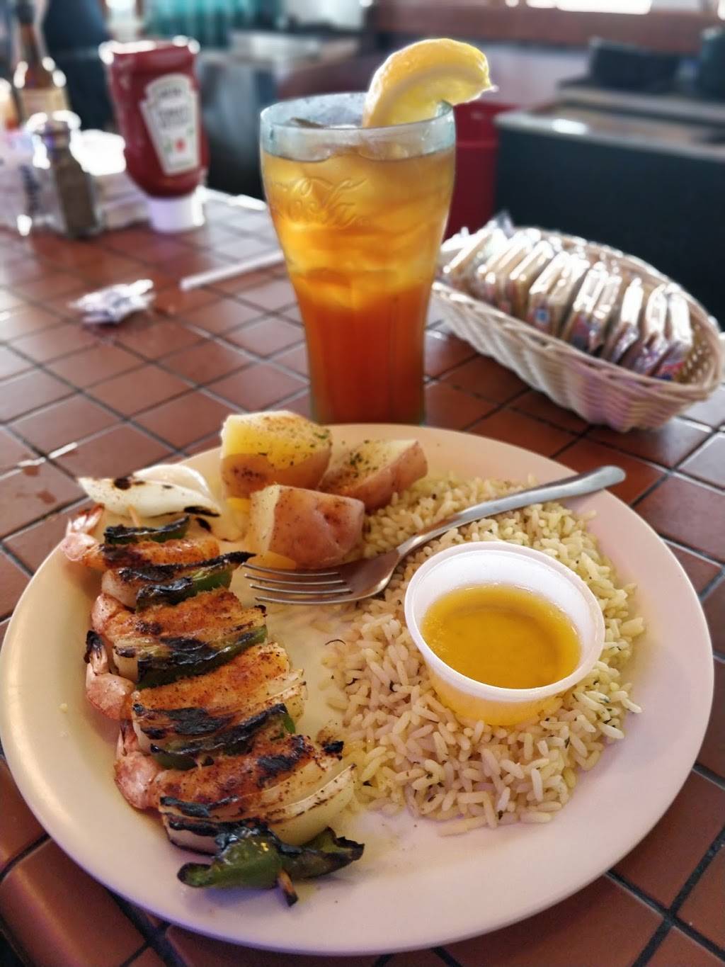 Dry Dock Oyster Bar | restaurant | 8522 Fredericksburg Rd, San Antonio, TX 78229, USA | 2106923959 OR +1 210-692-3959