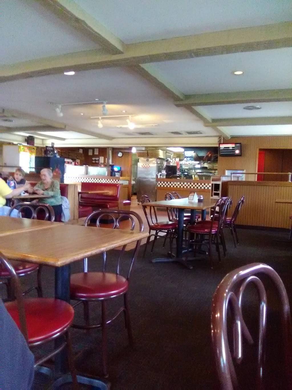 Pizza Hut | restaurant | 704 Main St W, Ripley, WV 25271, USA | 3043725533 OR +1 304-372-5533