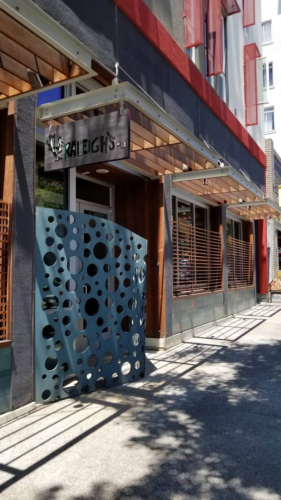 Raleighs Bar & Grill | restaurant | 2438 Telegraph Ave, Berkeley, CA 94704, USA | 5102805319 OR +1 510-280-5319