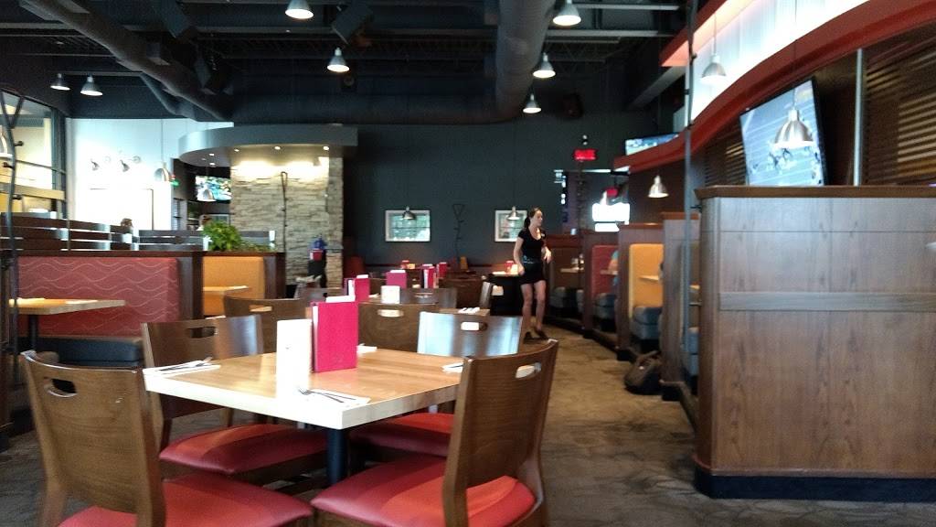 Boston Pizza | restaurant | 2051 Rue Nobel, Sainte-Julie, QC J3E 1Z8, Canada | 4506490018 OR +1 450-649-0018