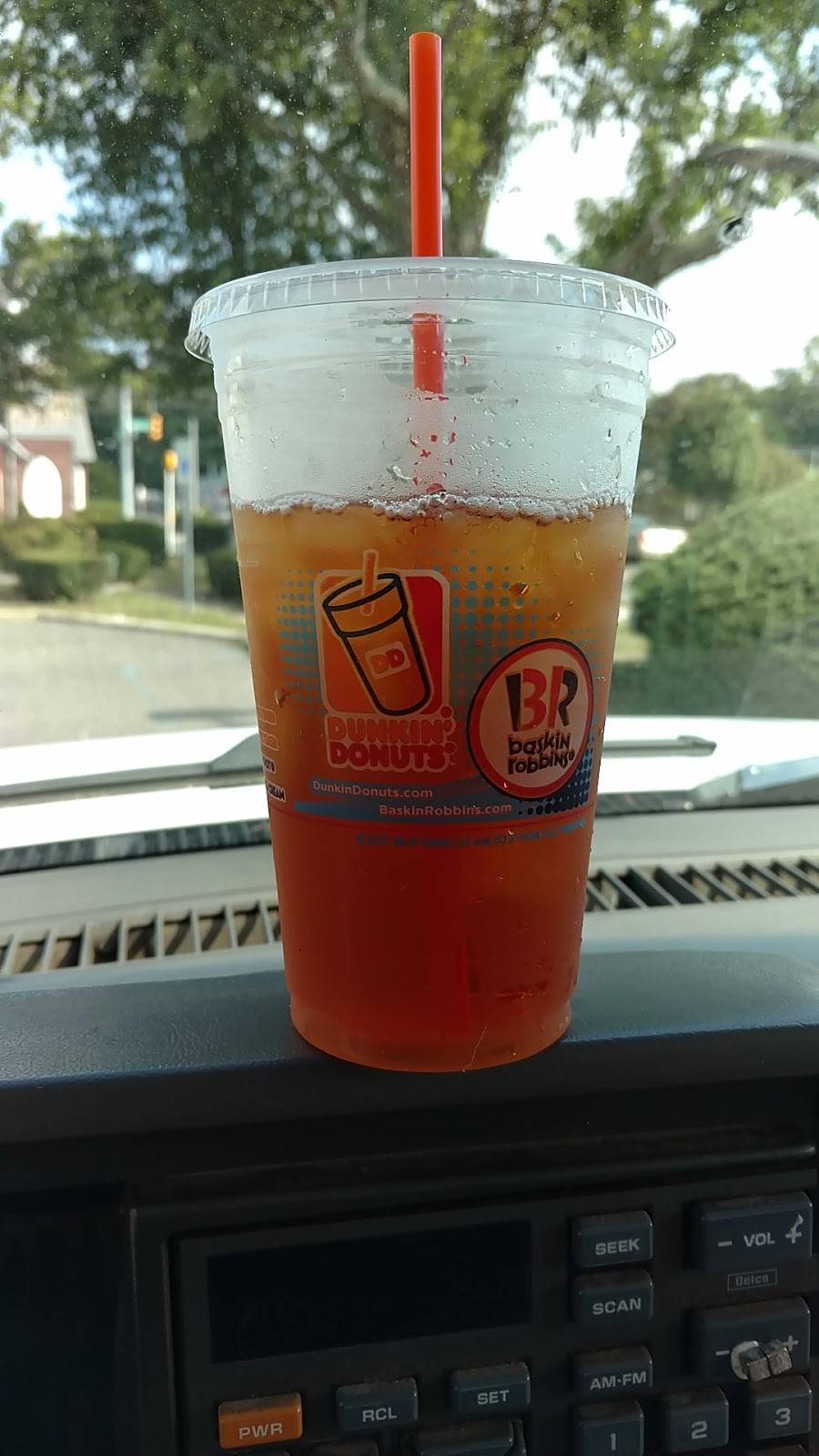 Dunkin | bakery | 127 E Montauk Hwy, Hampton Bays, NY 11946, USA | 6315941928 OR +1 631-594-1928