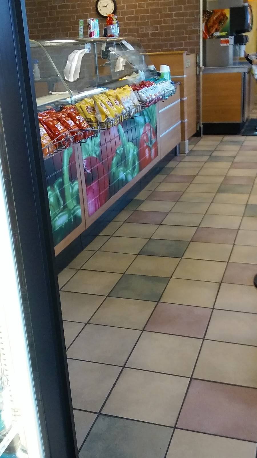 Subway | restaurant | 200 S Green River Rd, Evansville, IN 47715, USA | 8124775432 OR +1 812-477-5432