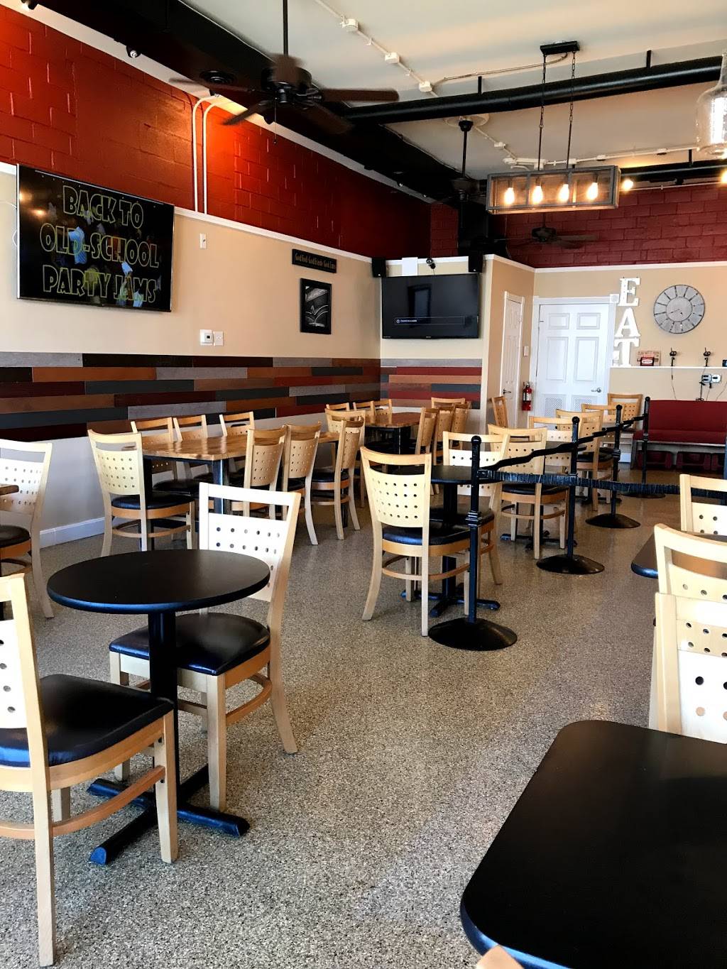 Wingz & More | restaurant | 113 W Kansas St, Liberty, MO 64068, USA | 8168838835 OR +1 816-883-8835