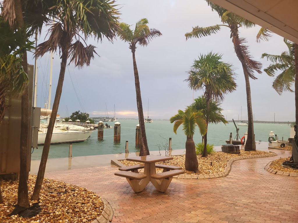 Fly Away Cafe | restaurant | 3353 Midway Ave, Naval Air Station Key West, FL 33040, USA | 3052932468 OR +1 305-293-2468