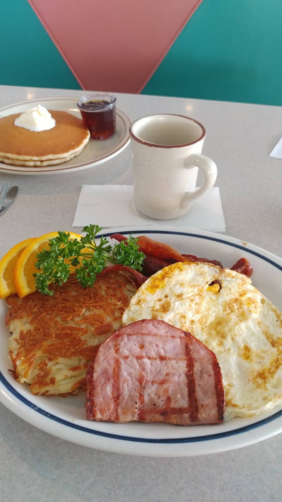 Alices Burgers | restaurant | 801 W Palmdale Blvd, Palmdale, CA 93551, USA | 6612668550 OR +1 661-266-8550