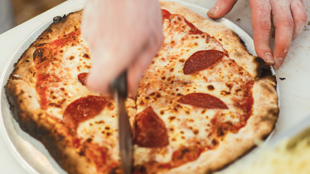 The Salty Dog | restaurant | 237 Dalhousie St, Amherstburg, ON N9V 1W6, Canada | 5197139668 OR +1 519-713-9668