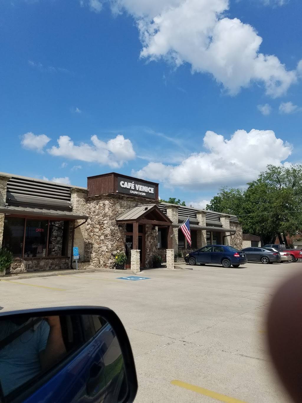 Tallywackers | restaurant | 4218 Lemmon Ave, Dallas, TX 75219, USA | 4097357503 OR +1 409-735-7503