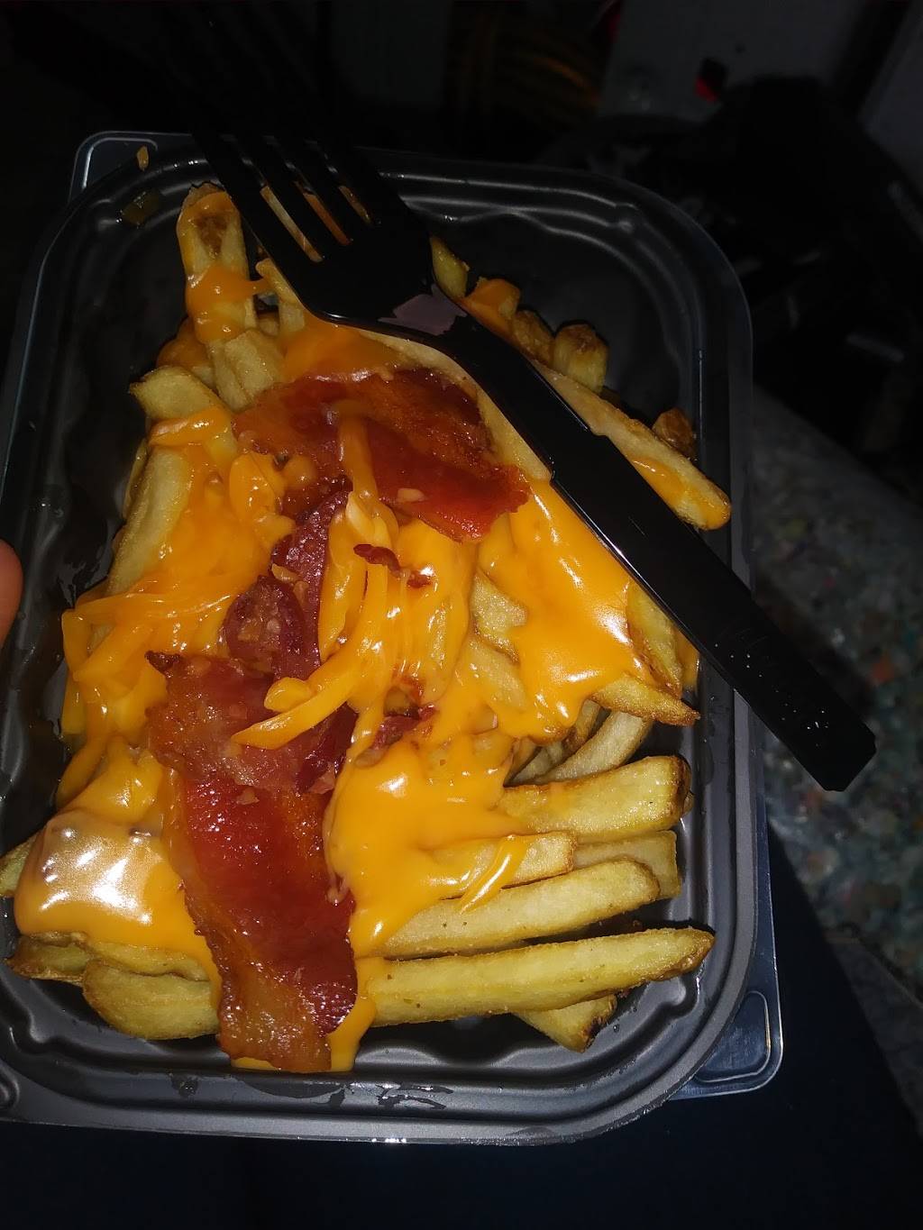 Wendys | restaurant | 1040 E Commercial Blvd, Oakland Park, FL 33334, USA | 9547729170 OR +1 954-772-9170