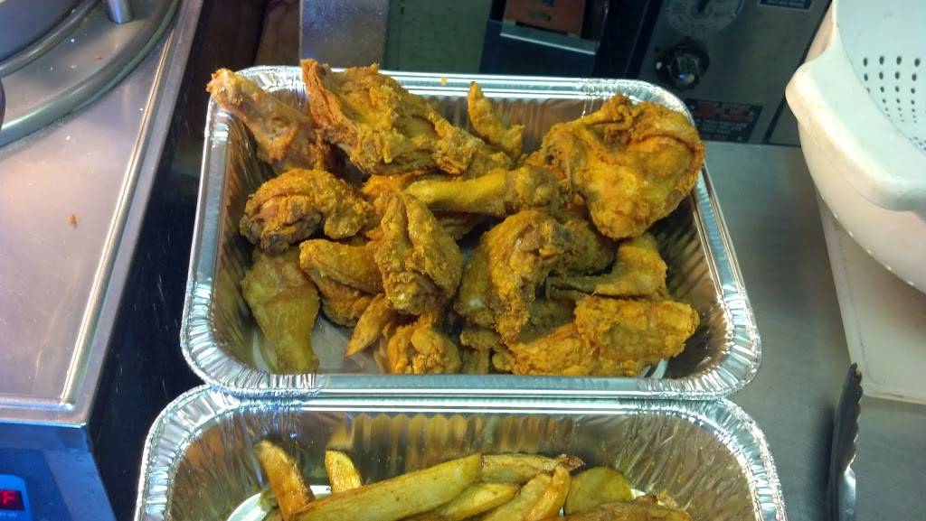 Eagle Express Liquor & Deli | meal takeaway | 9576 E Highland Rd, Howell, MI 48843, USA | 8106326880 OR +1 810-632-6880