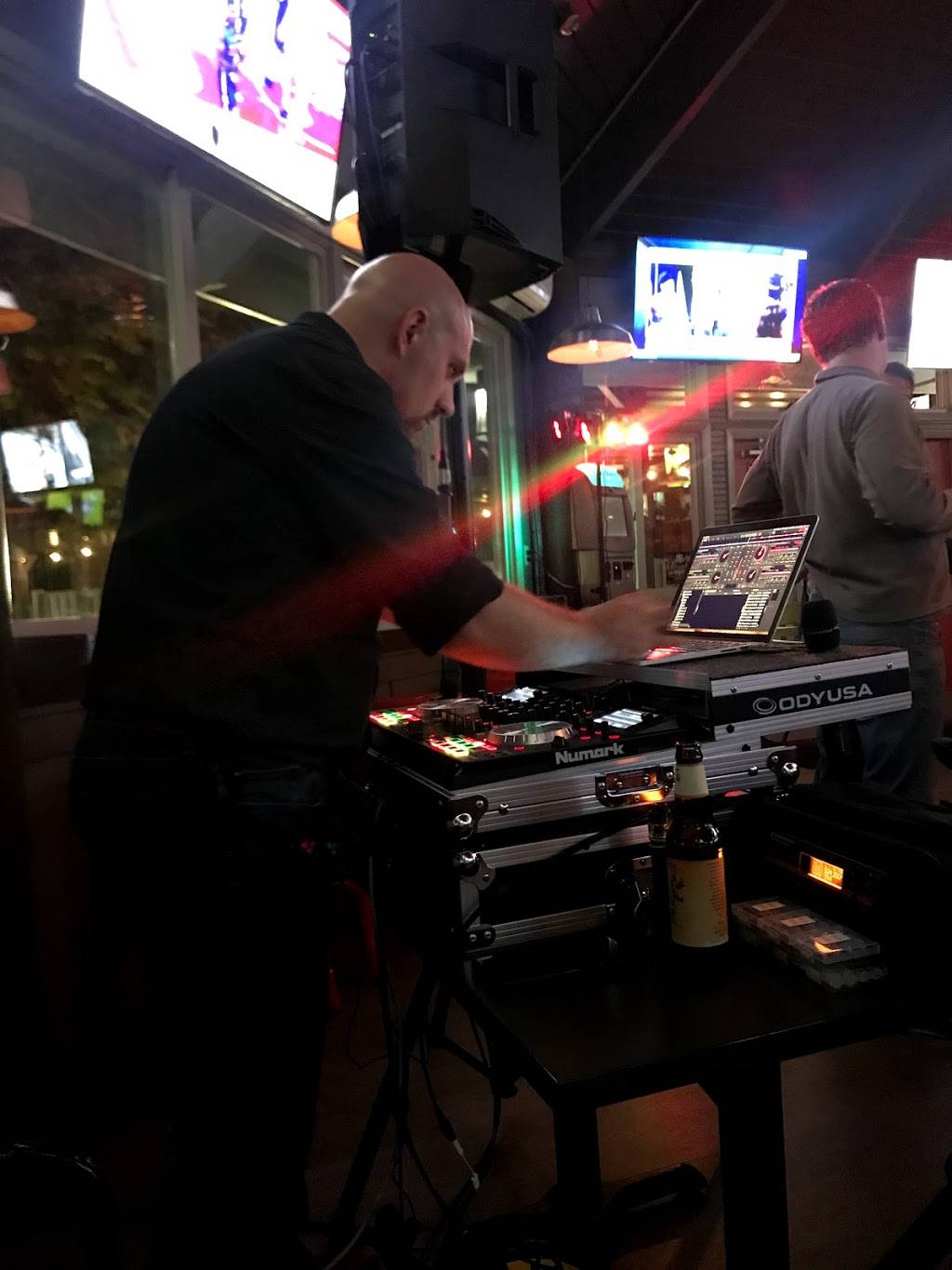 The Beacon | restaurant | 5311 Buckeystown Pike, Frederick, MD 21704, USA | 30169825007151 OR +1 301-698-2500 ext. 7151