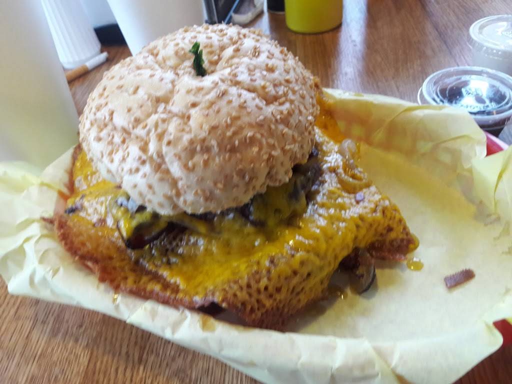 Squeeze Burger | restaurant | 5301 Power Inn Rd, Sacramento, CA 95820, USA | 9163868599 OR +1 916-386-8599