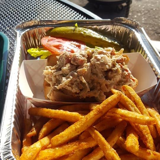 White Cap Fish Market | restaurant | 120 Main St, Islip, NY 11751, USA | 6315810125 OR +1 631-581-0125