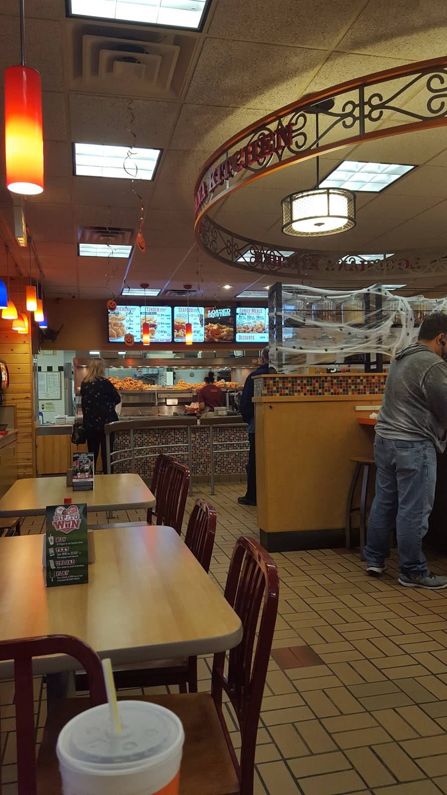 Popeyes Louisiana Kitchen | restaurant | 221 E Rollins Rd, Round Lake Beach, IL 60073, USA | 8477401793 OR +1 847-740-1793