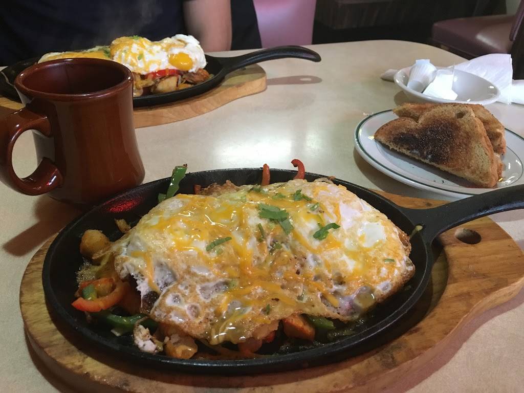 Ciscos Restaurant | restaurant | 254 Hartford Ave, Newington, CT 06111, USA | 8606660703 OR +1 860-666-0703