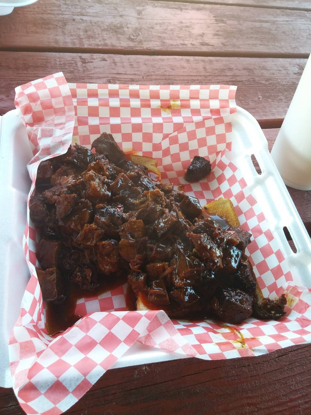 Wheelans Barbecue Shack | restaurant | 491 Fairfax St, Carlyle, IL 62231, USA | 6185942727 OR +1 618-594-2727