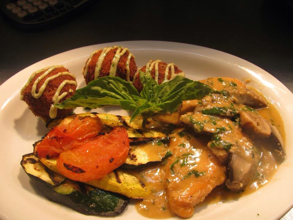 Royal Sun Restaurant & Lounge | night club | 1003 N Stone Ave, Tucson, AZ 85705, USA | 5206228872 OR +1 520-622-8872