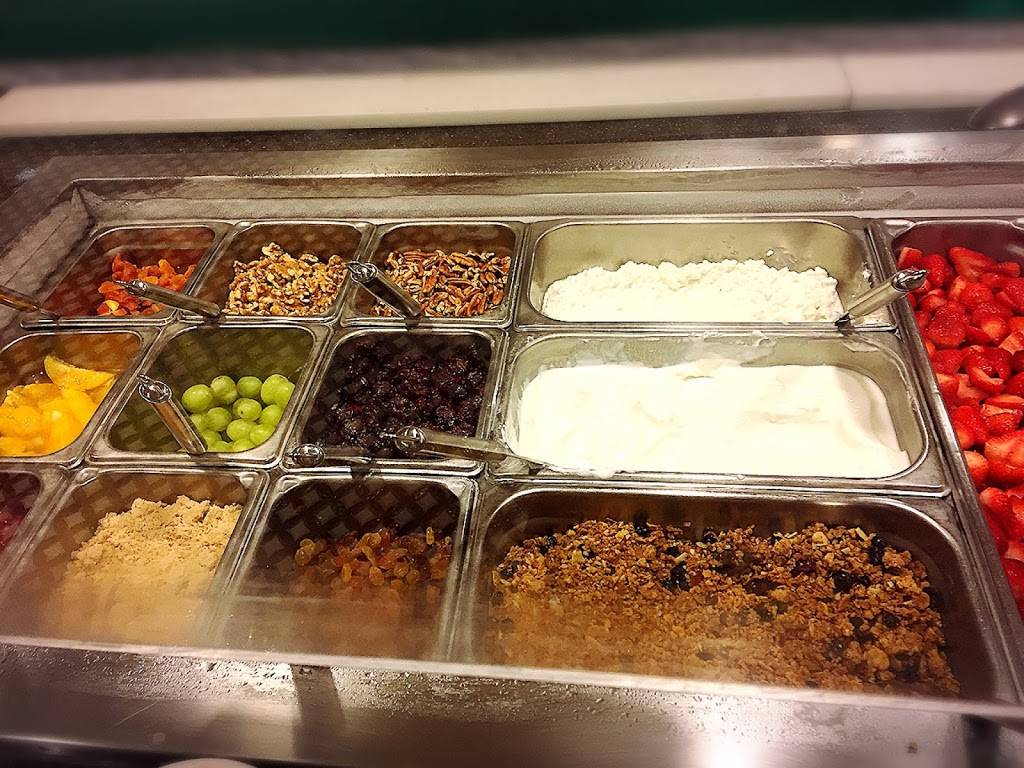 LB Bistro & Patisserie | restaurant | 301 E North Water St, Chicago, IL 60611, USA | 3123295900 OR +1 312-329-5900