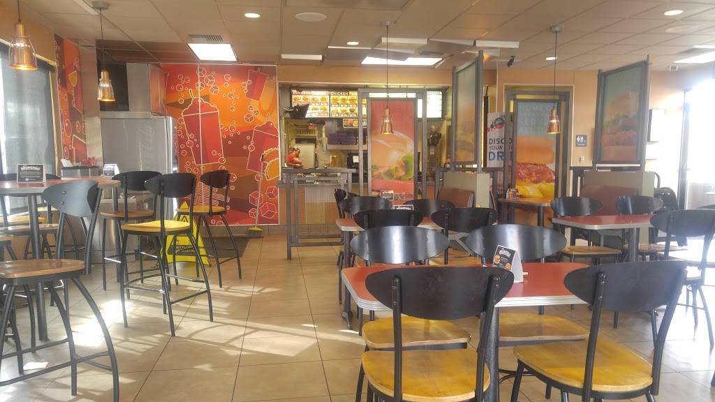 Jack in the Box | restaurant | 19818 N 27th Ave, Phoenix, AZ 85027, USA | 6237803669 OR +1 623-780-3669