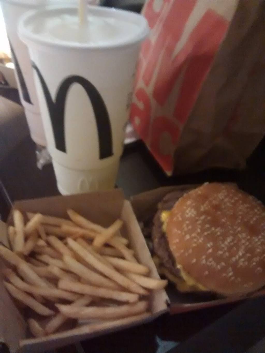 McDonalds | restaurant | 840 Eisenhower Dr, Kimberly, WI 54136, USA | 9207359292 OR +1 920-735-9292