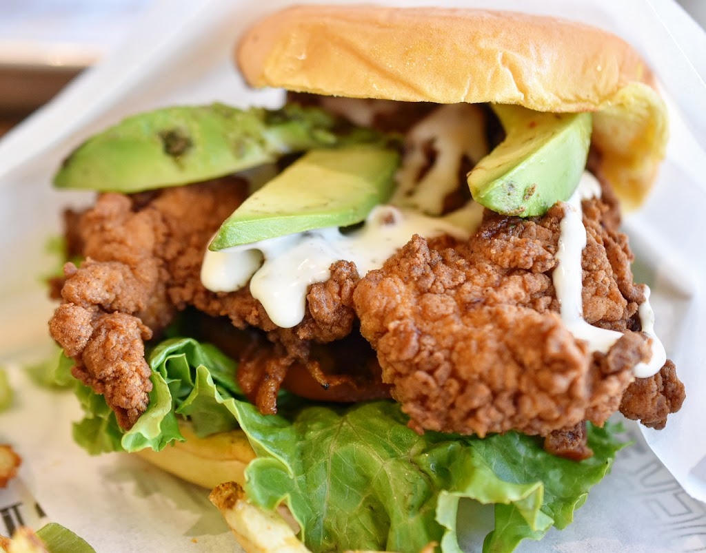 Super Chix | restaurant | 2675 Lakeland Dr, Flowood, MS 39232, USA | 6019142720 OR +1 601-914-2720