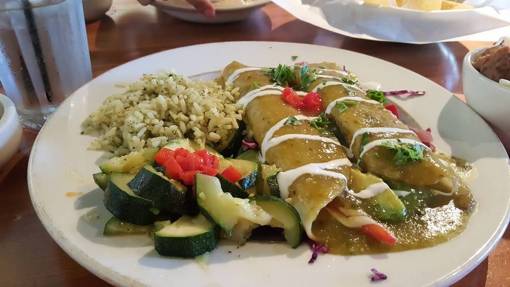 Cantina Laredo | restaurant | 6535 Youree Dr #401, Shreveport, LA 71105, USA | 3187986363 OR +1 318-798-6363