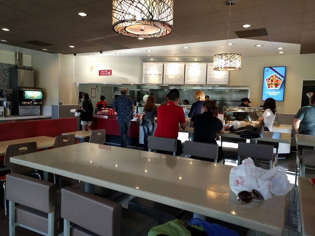 Panda Express | meal takeaway | 700 Foothill Blvd, La Cañada Flintridge, CA 91011, USA | 8189528882 OR +1 818-952-8882