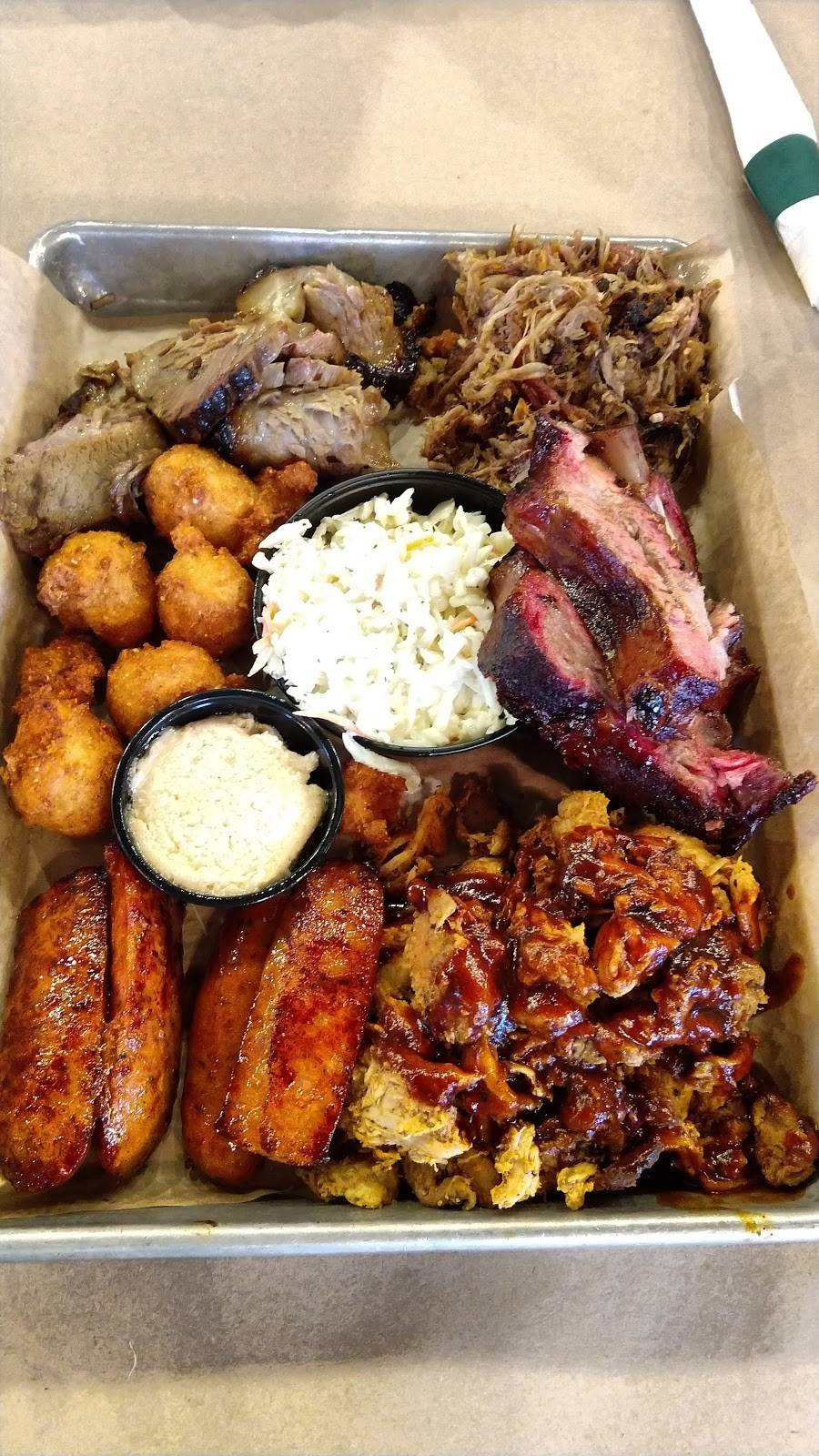 The Fishin Pig | restaurant | 5169 Farmville Rd, Farmville, VA 23901, USA | 4342233287 OR +1 434-223-3287