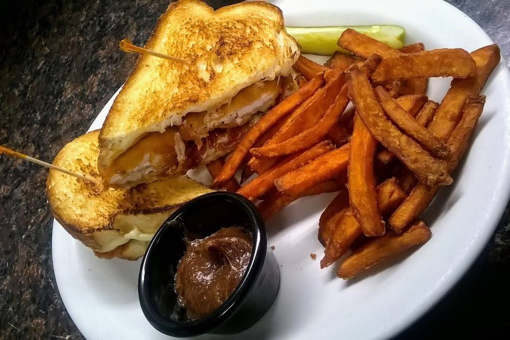 Squires Tap Room | restaurant | 127 Niagara St, Tonawanda, NY 14150, USA | 7166922093 OR +1 716-692-2093