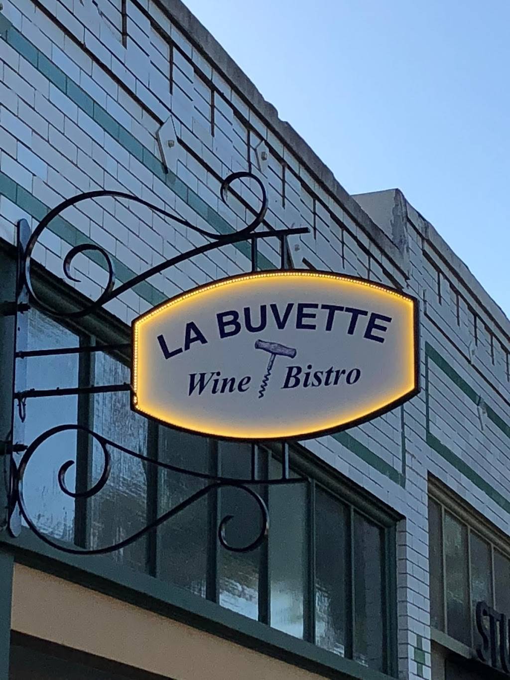 La Buvette Bistro | restaurant | 335 W 7th St, San Pedro, CA 90731, USA | 4243429840 OR +1 424-342-9840