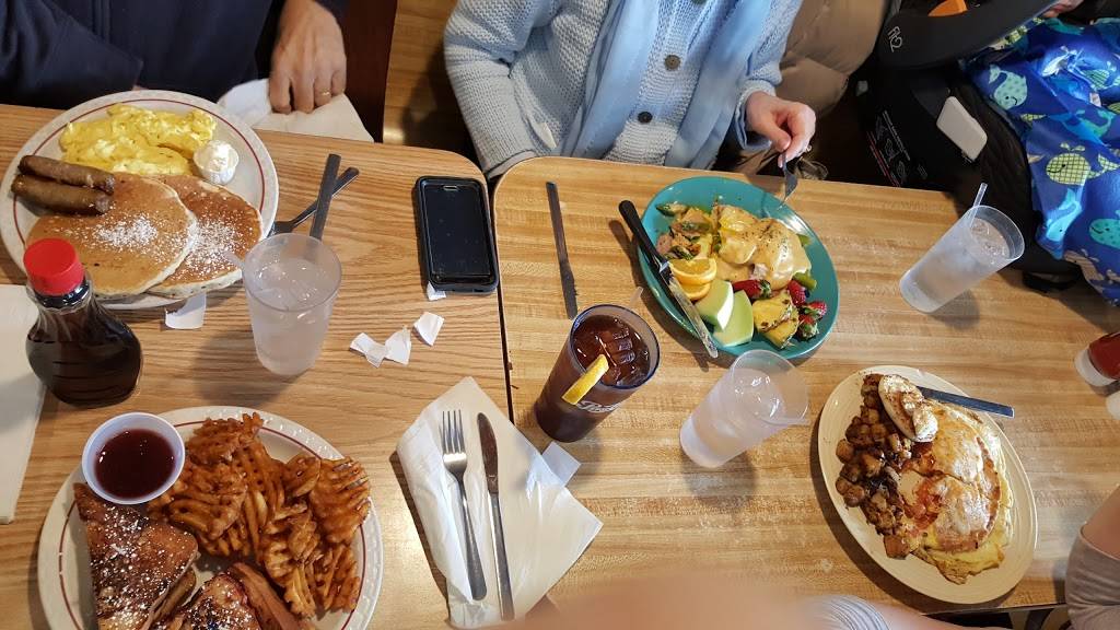 King’s Breakfast & Lunch | restaurant | 271 S Main St, Newtown, CT 06470, USA | 2034266881 OR +1 203-426-6881