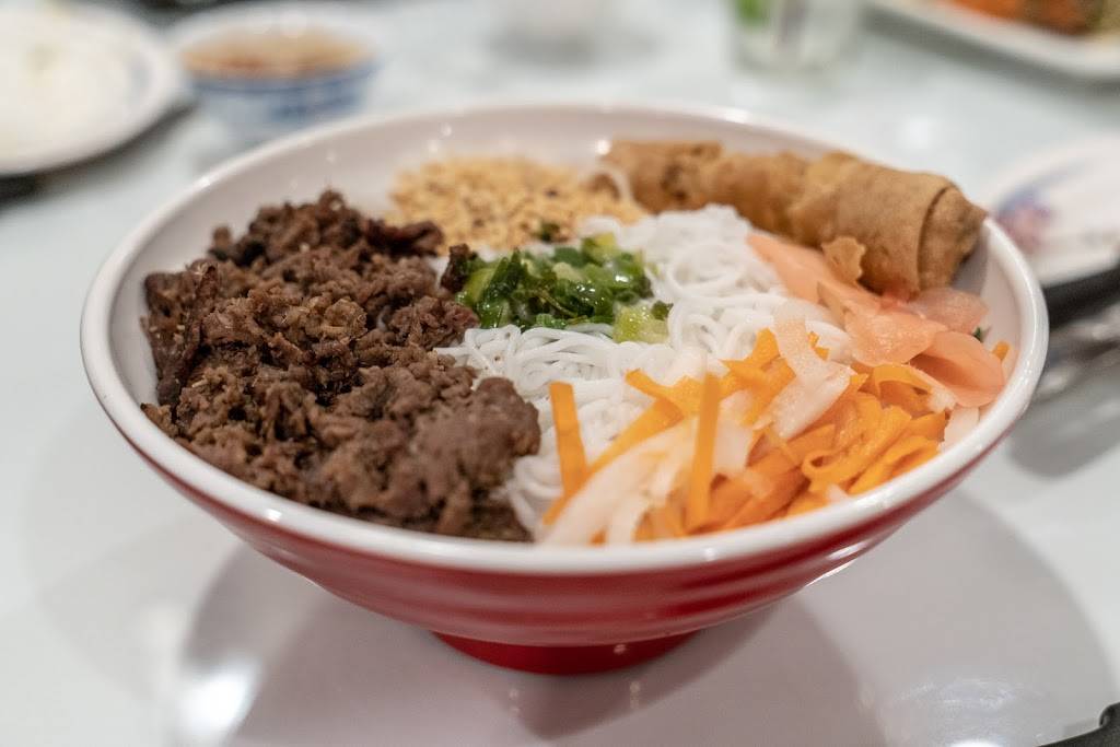 Sunset Pho Caffe | restaurant | 5726 N Western Ave, Chicago, IL 60659, USA | 7732752327 OR +1 773-275-2327