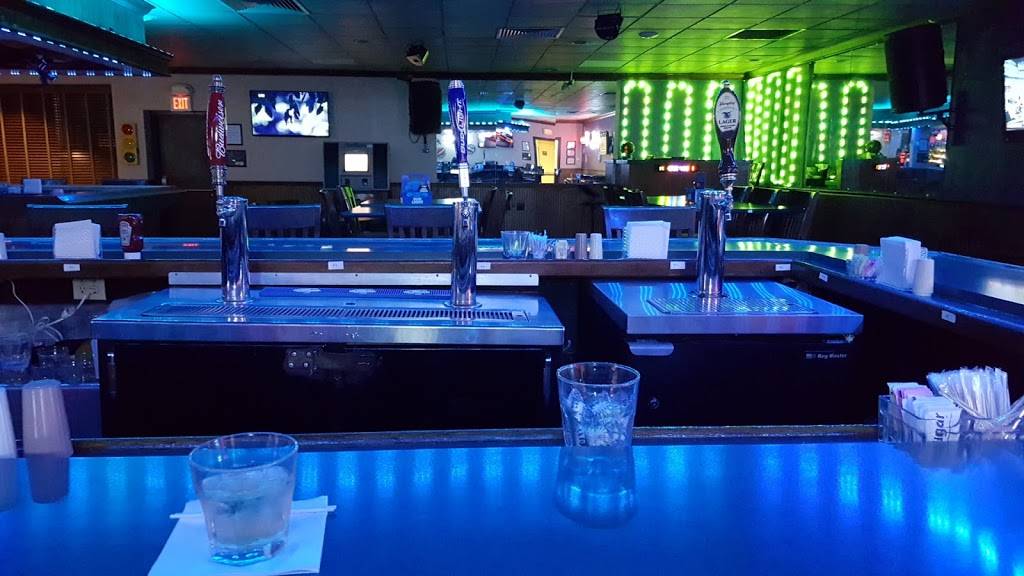 Humptys | restaurant | 10 Rockridge Rd, Englewood, OH 45322, USA | 9378321234 OR +1 937-832-1234