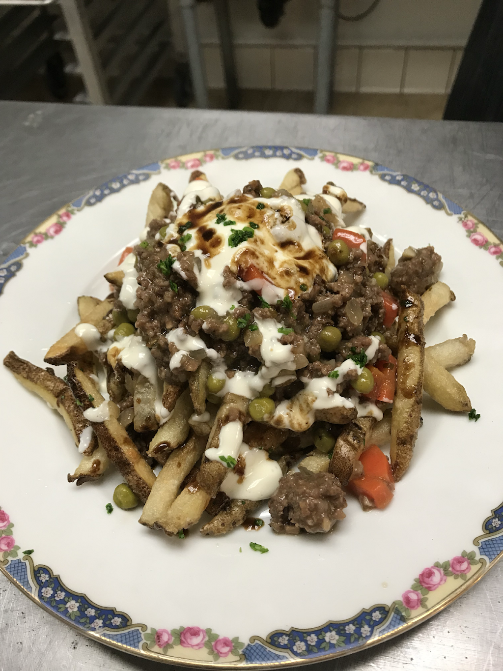 Small Town | restaurant | 118 N Main Ave, Fallbrook, CA 92028, USA | 7609909081 OR +1 760-990-9081