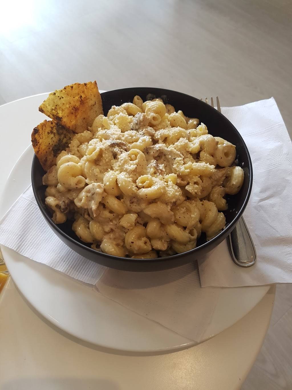 Cafe Mix Up | restaurant | 77 Lakeshore Rd W, Oakville, ON L6K 1C9, Canada | 2898370899 OR +1 289-837-0899