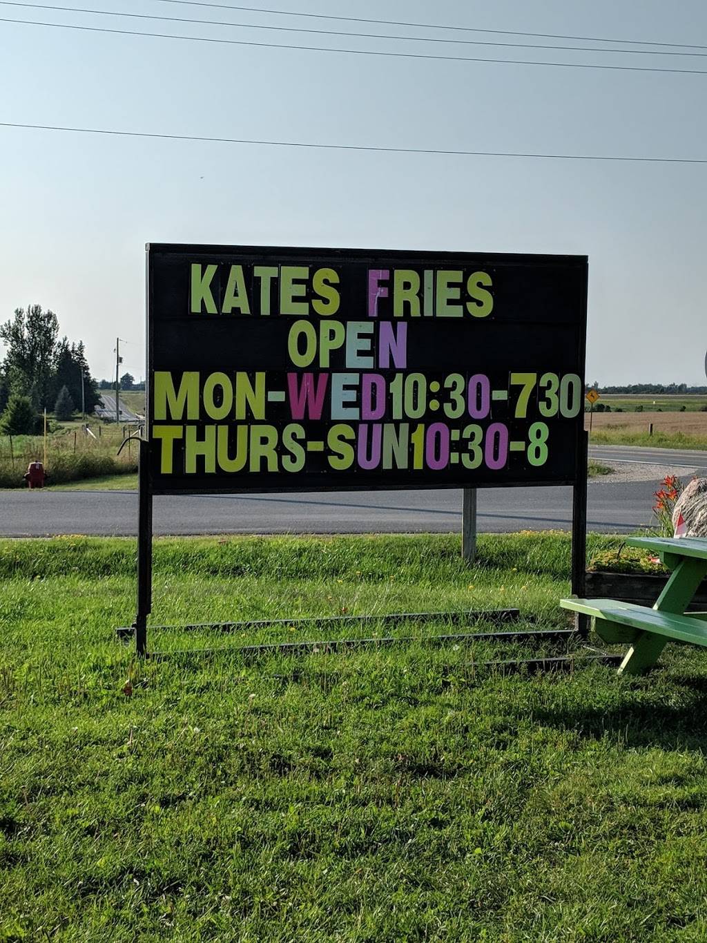 Kates Fries | restaurant | 497 Smith St, Arthur, ON N0G 1A0, Canada | 5192611313 OR +1 519-261-1313