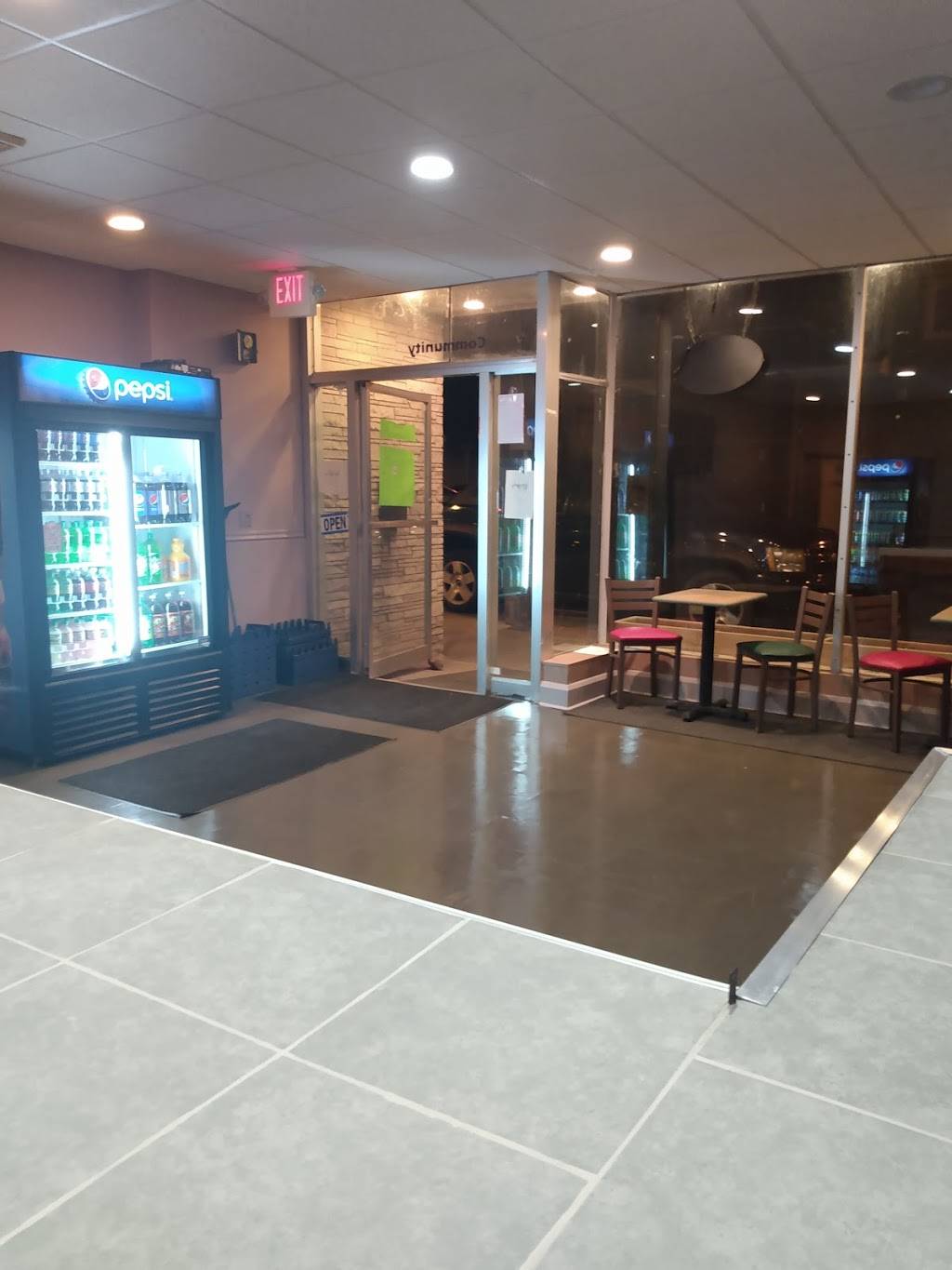 Gepettos Pizzeria and Catering | restaurant | 20 White St, Cohoes, NY 12047, USA | 5182443624 OR +1 518-244-3624