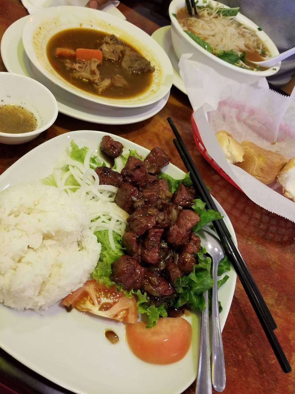 Pho & Cafe Anh Hong | restaurant | 7036 Terminal Square, Upper Darby, PA 19082, USA | 6107139118 OR +1 610-713-9118