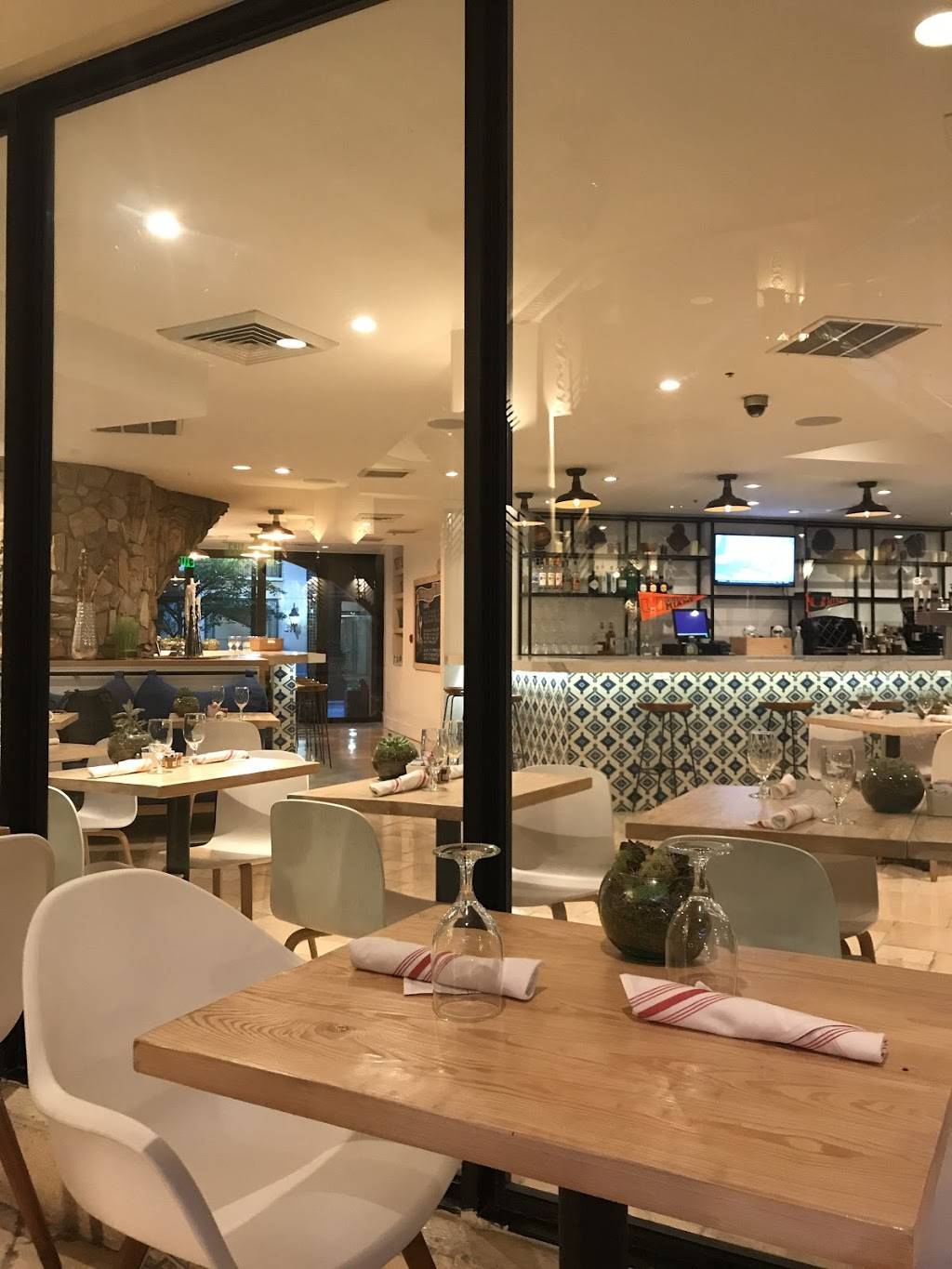 Mayfair Kitchen | restaurant | 3000 Florida Ave, Miami, FL 33133, USA | 3057795100 OR +1 305-779-5100