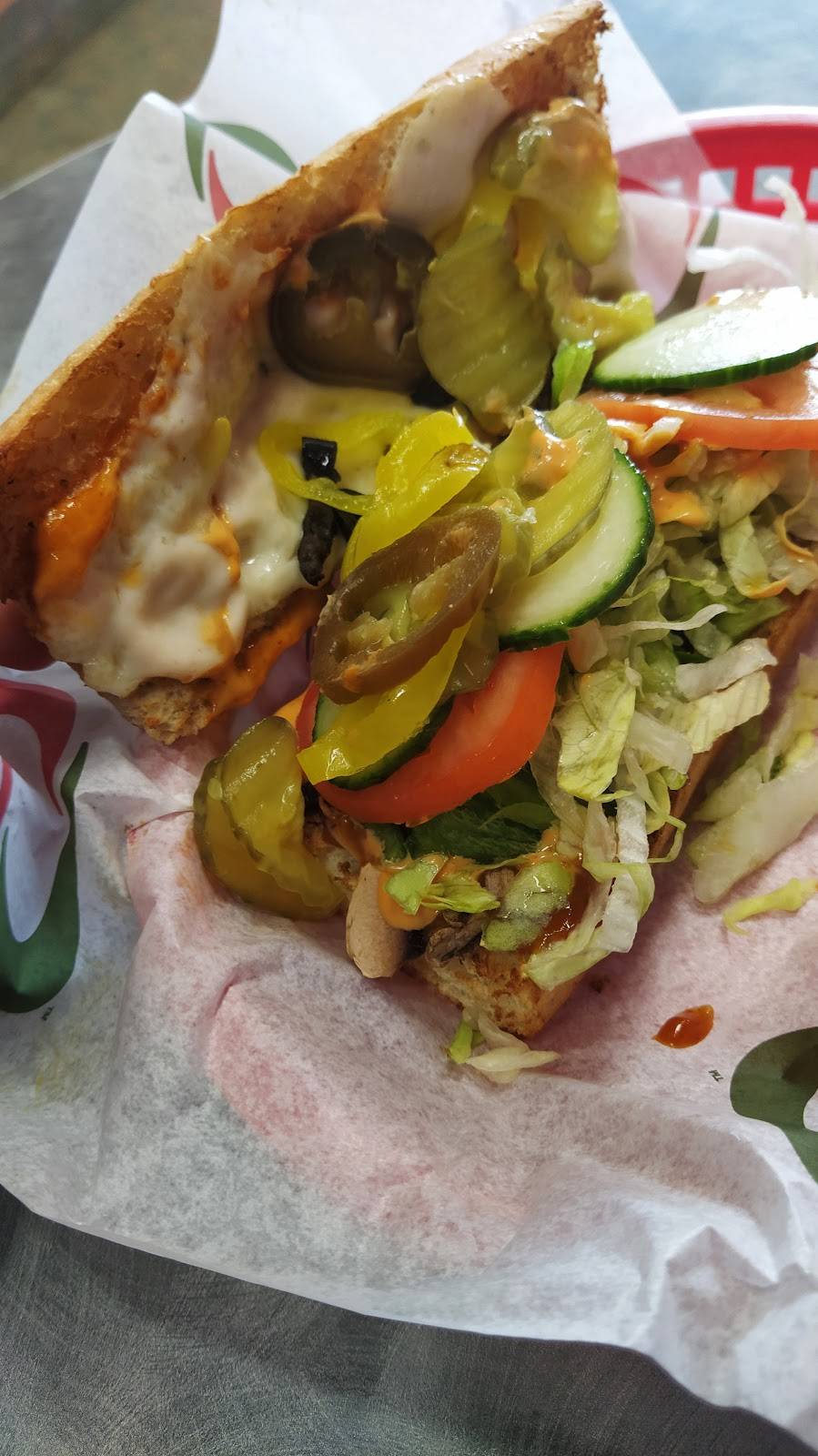 Quiznos | restaurant | 960 Southdown Rd Unit C11, Mississauga, ON L5J 2Y4, Canada | 9058550782 OR +1 905-855-0782