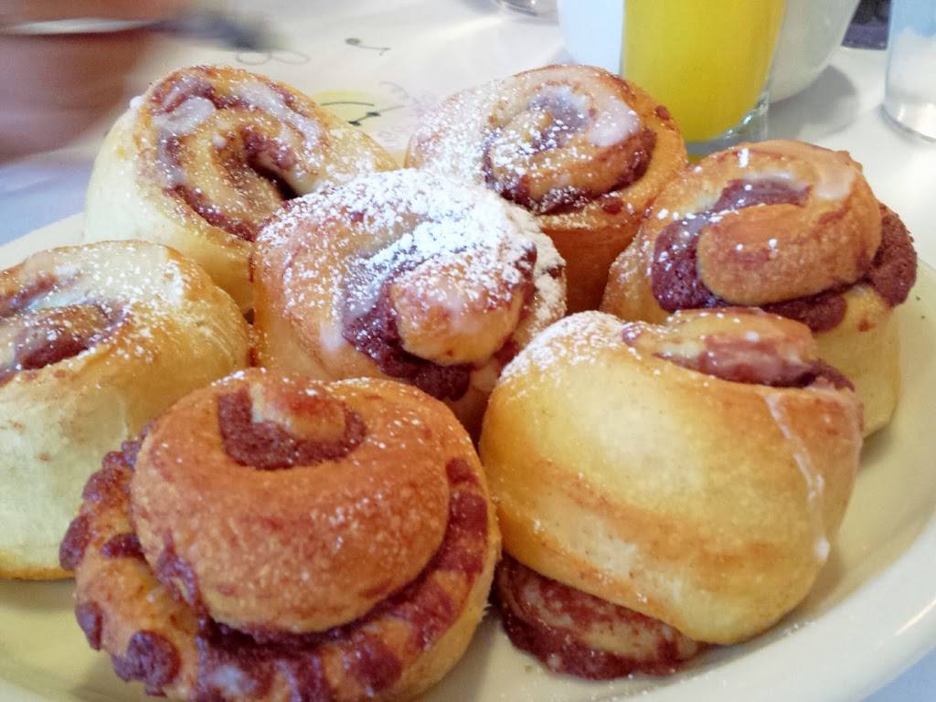 Cafe Luna | restaurant | 612 Main St, Cambridge, MA 02139, USA | 6175763400 OR +1 617-576-3400