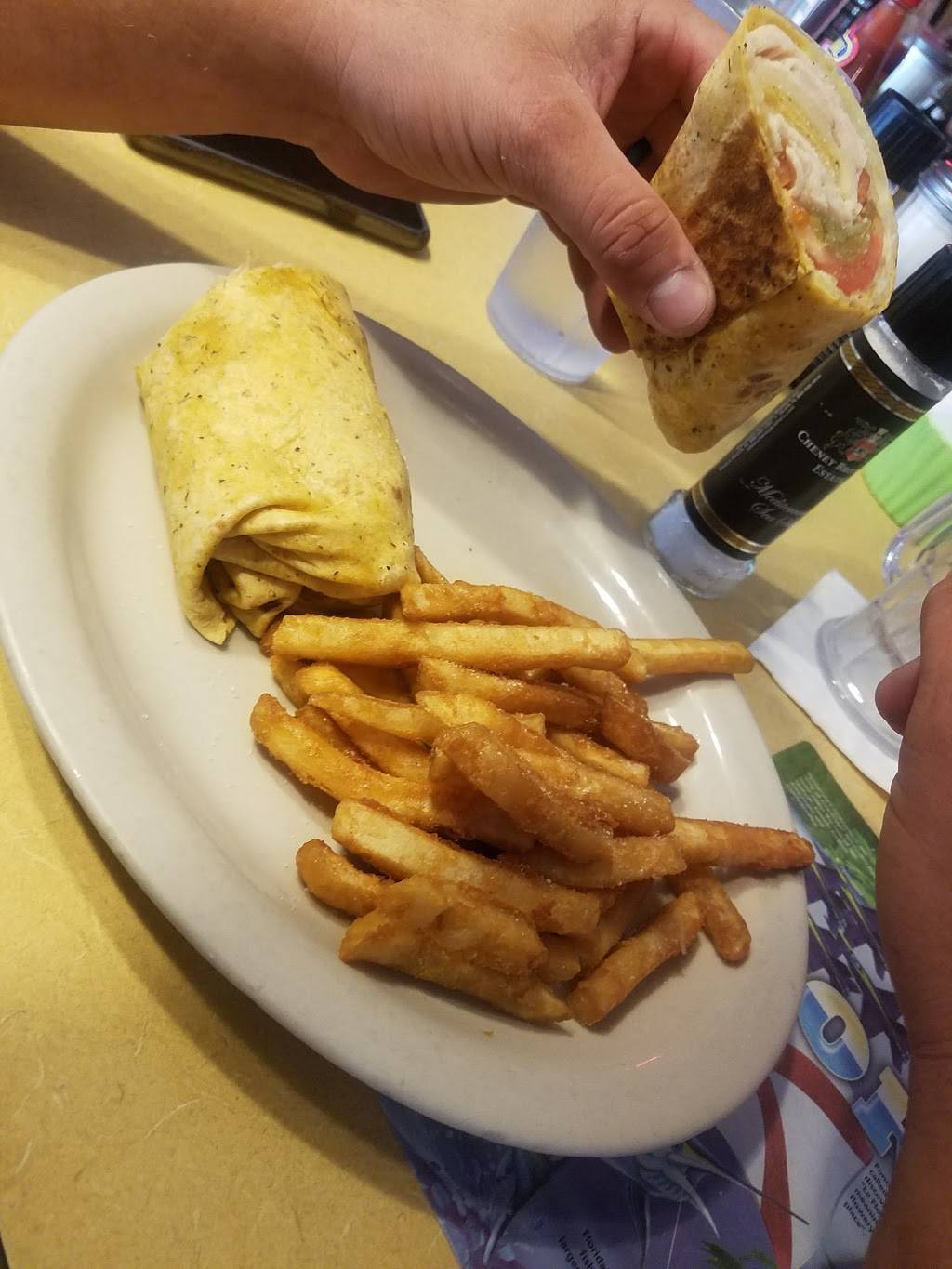 Crossroads Country Kitchen | restaurant | 7947 FL-40, Ocala, FL 34482, USA | 3522371250 OR +1 352-237-1250