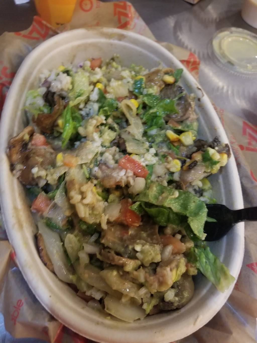Izzos Illegal Burrito | restaurant | 70488 LA-21 #100, Covington, LA 70433, USA | 9853275114 OR +1 985-327-5114